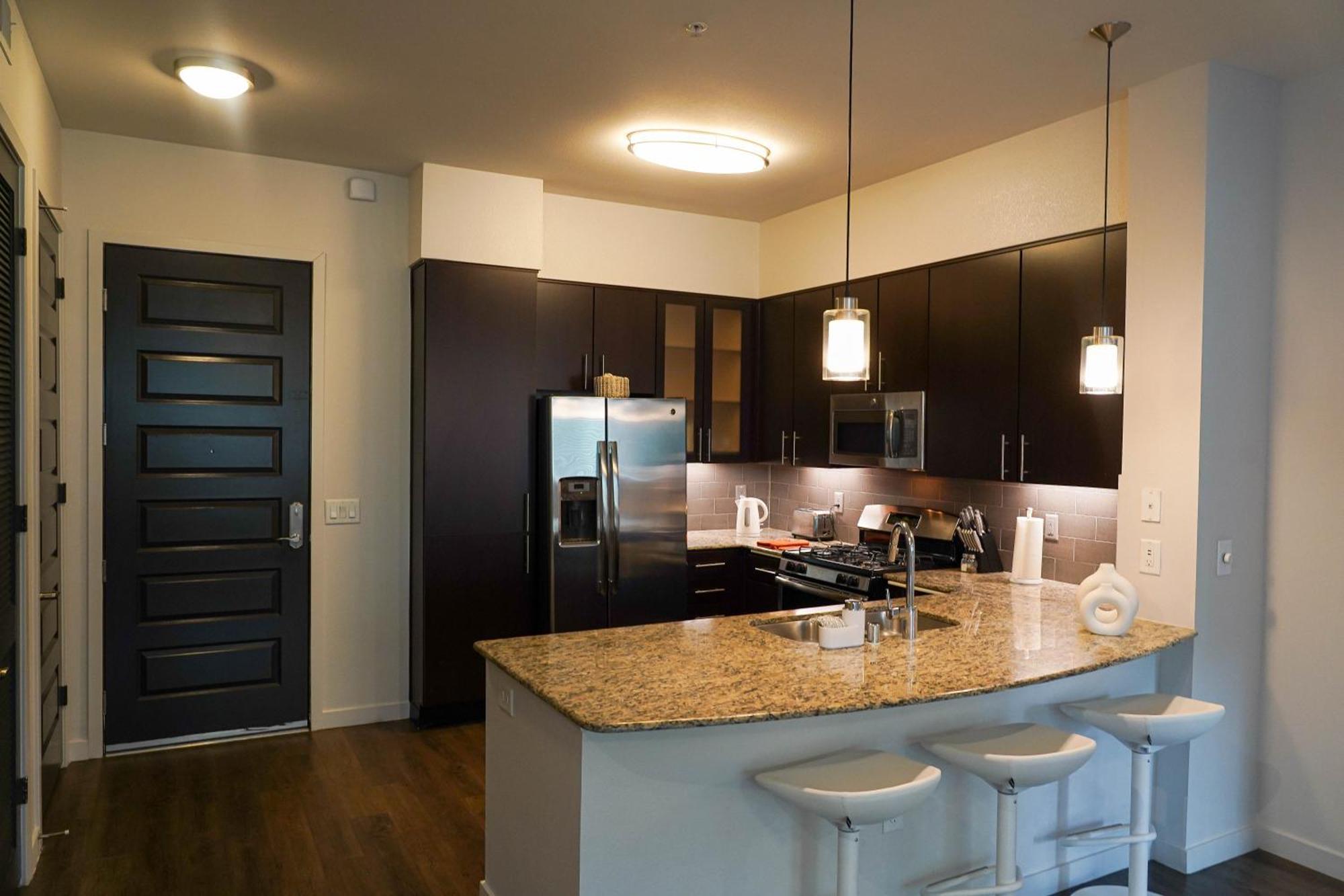 Luxury Designed 2 Bedrooms Part Hotel In Woodland Hills Ca Los Angeles Exterior photo